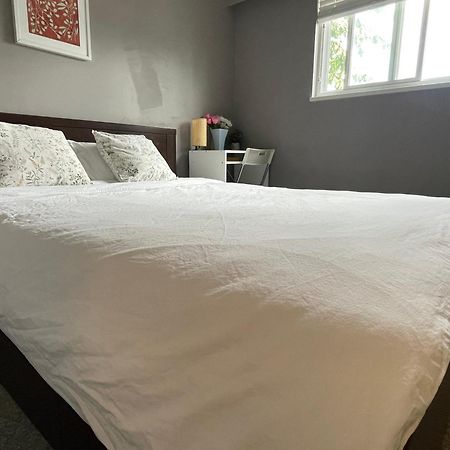 Private Room With Queen Bed In Richmond 202 מראה חיצוני תמונה
