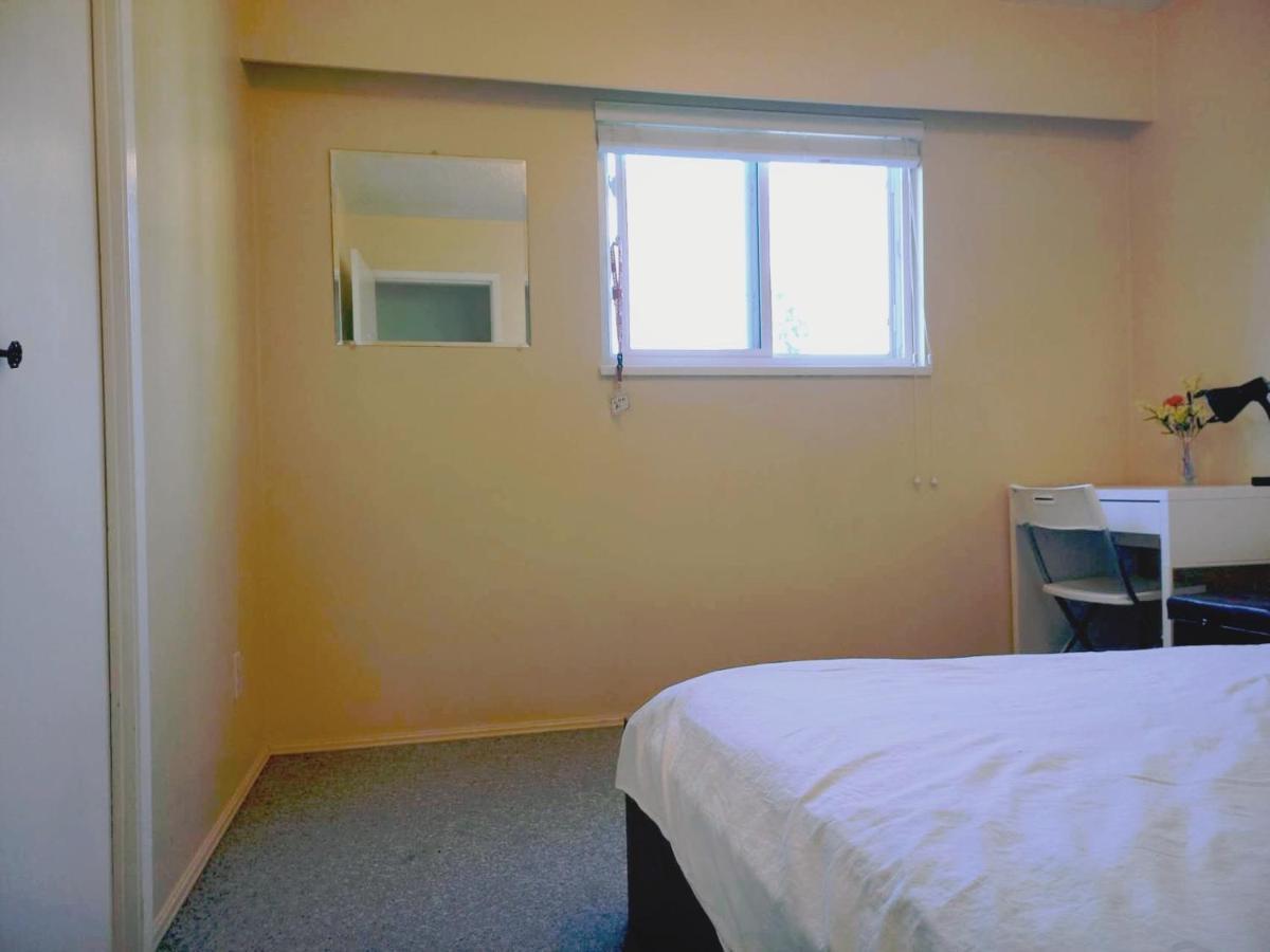 Private Room With Queen Bed In Richmond 202 מראה חיצוני תמונה