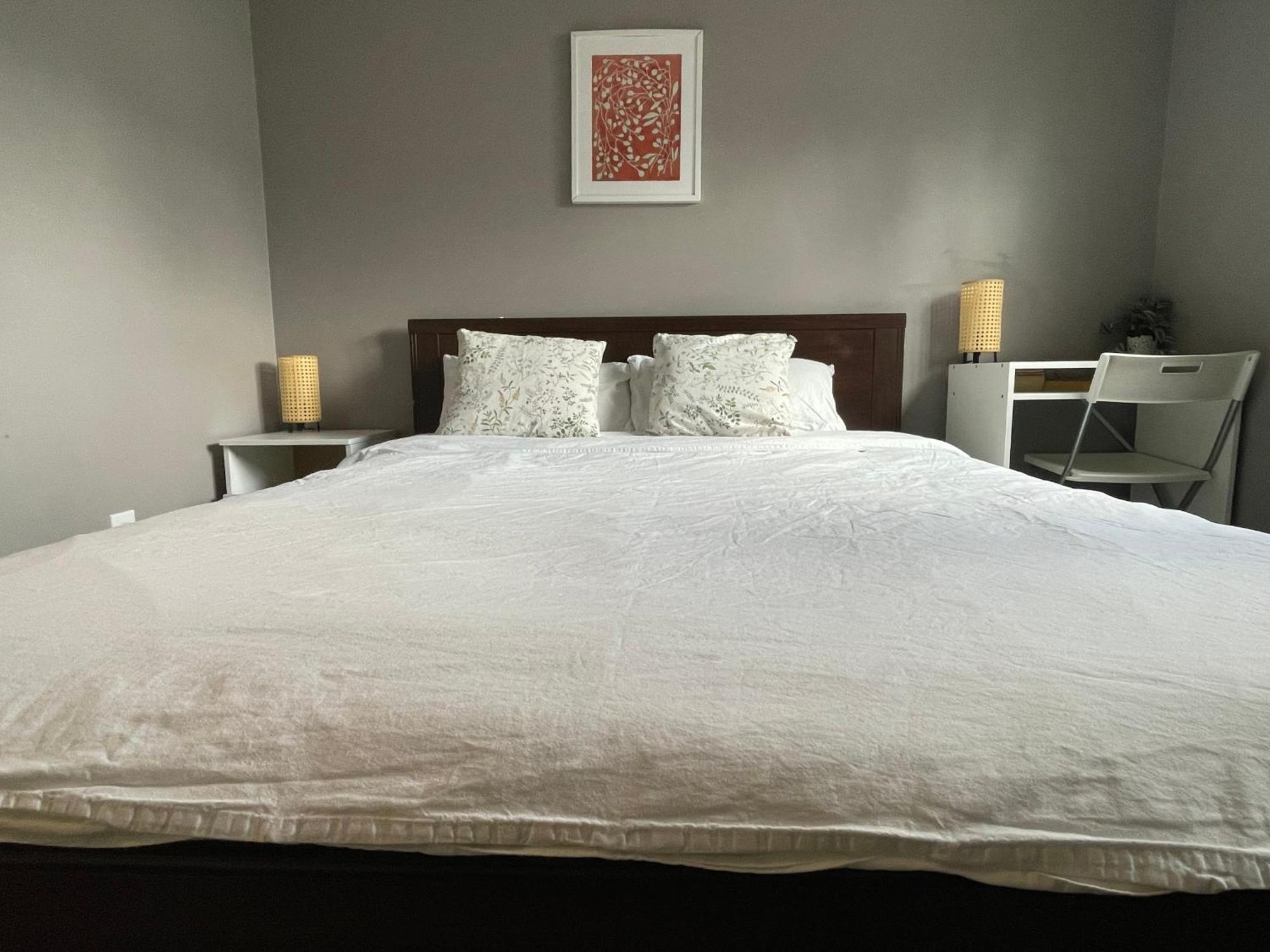 Private Room With Queen Bed In Richmond 202 מראה חיצוני תמונה